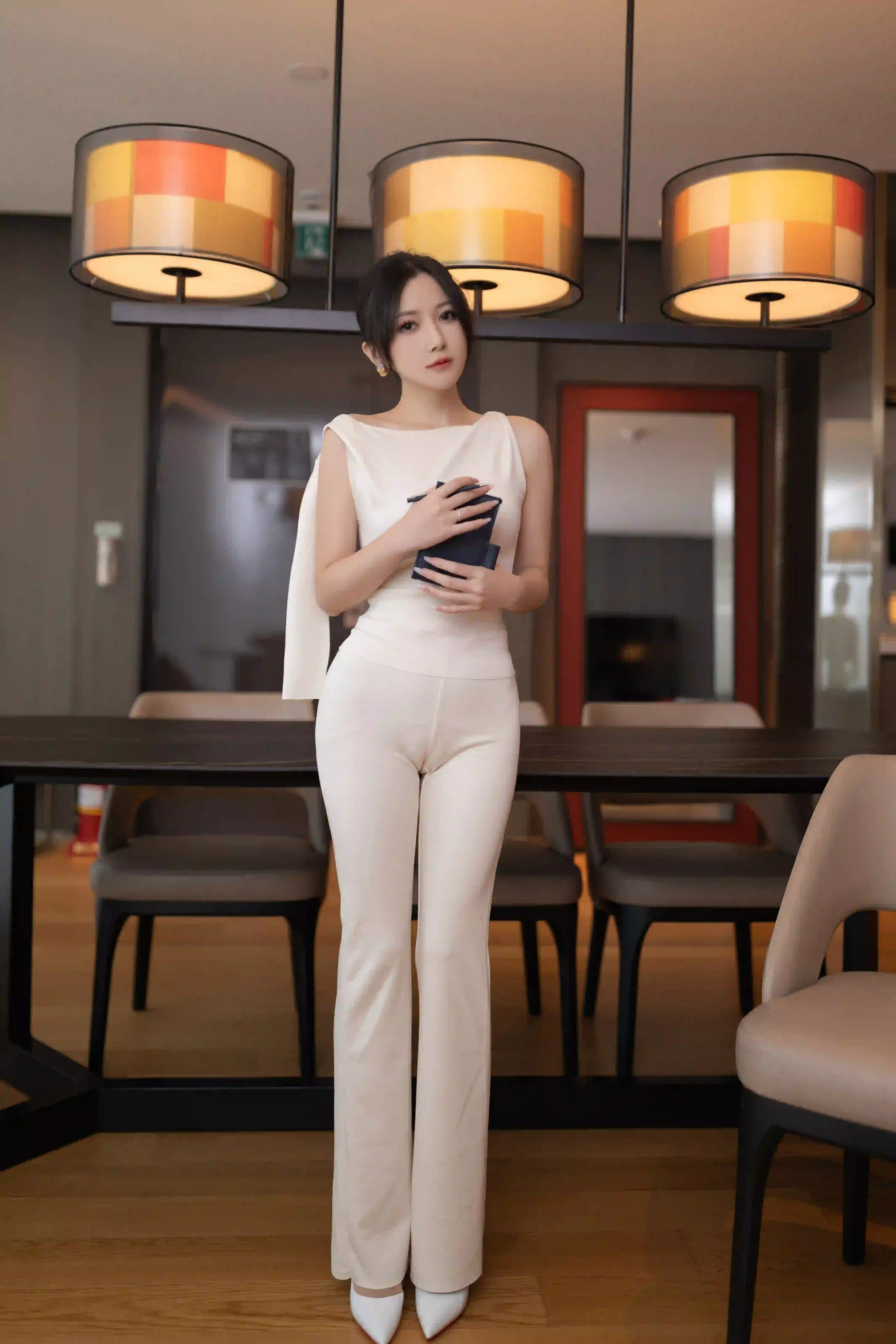 鱼子酱Fish NO.176 内购无水印 9457 职场女人 [120P 797.09 MB]